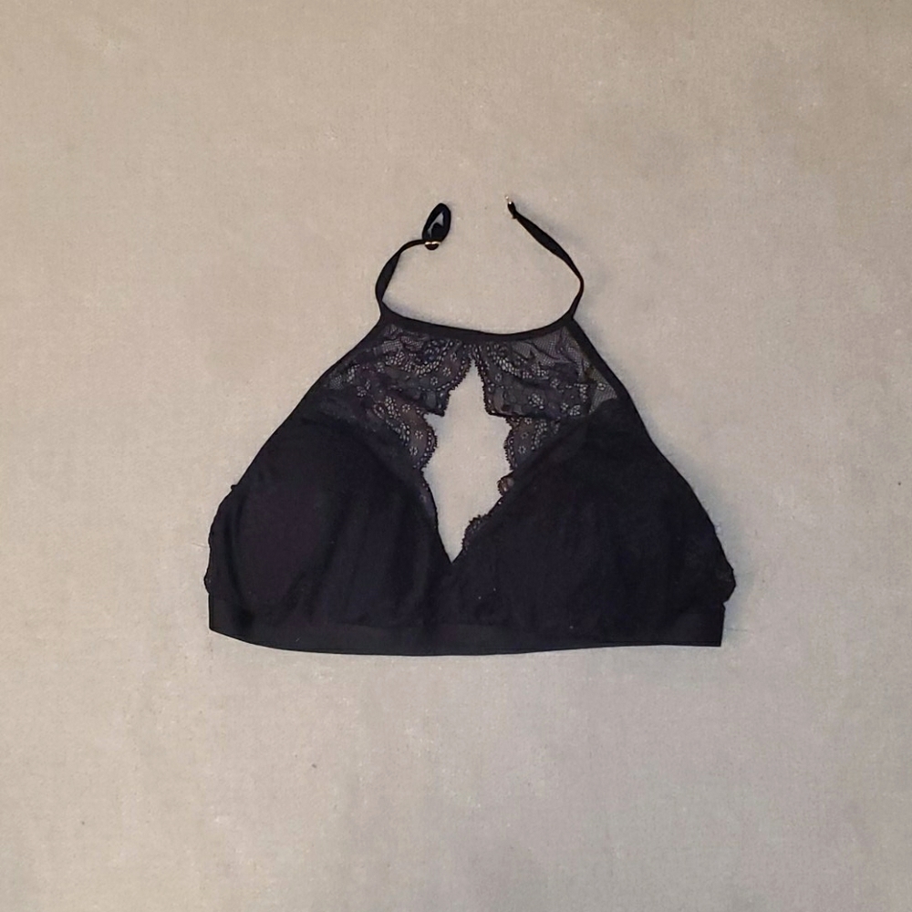LACE HALTER BRALETTE